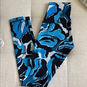 Lululemon navy floral leggings